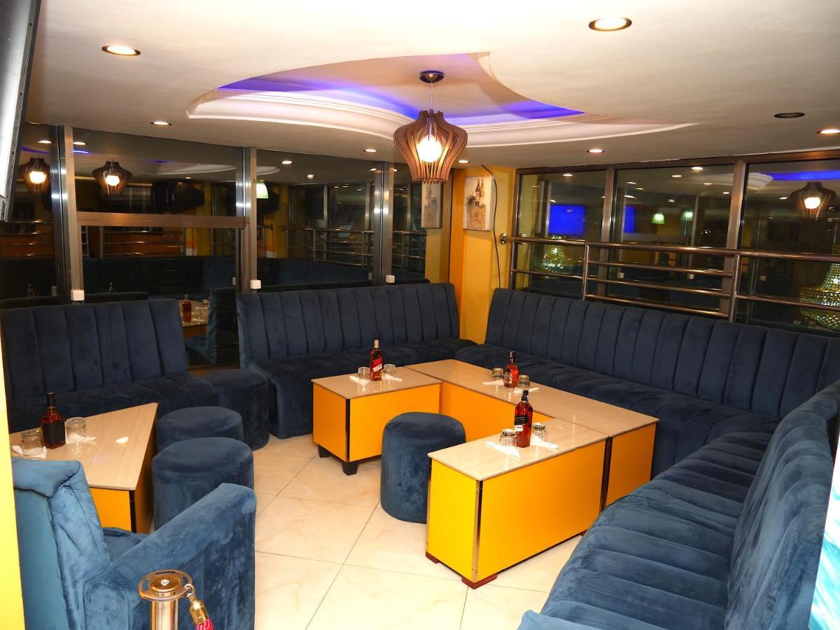 Marriot Metropolitan Hotel Douala Exteriér fotografie