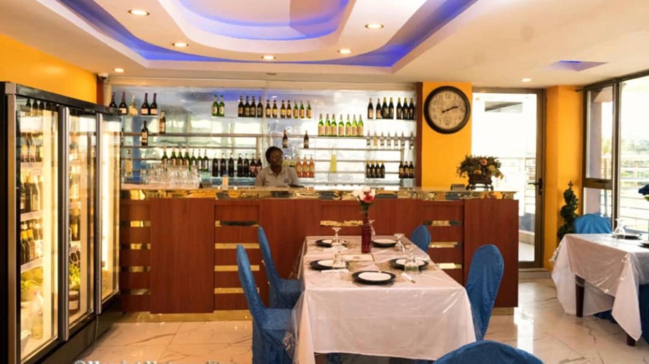 Marriot Metropolitan Hotel Douala Exteriér fotografie
