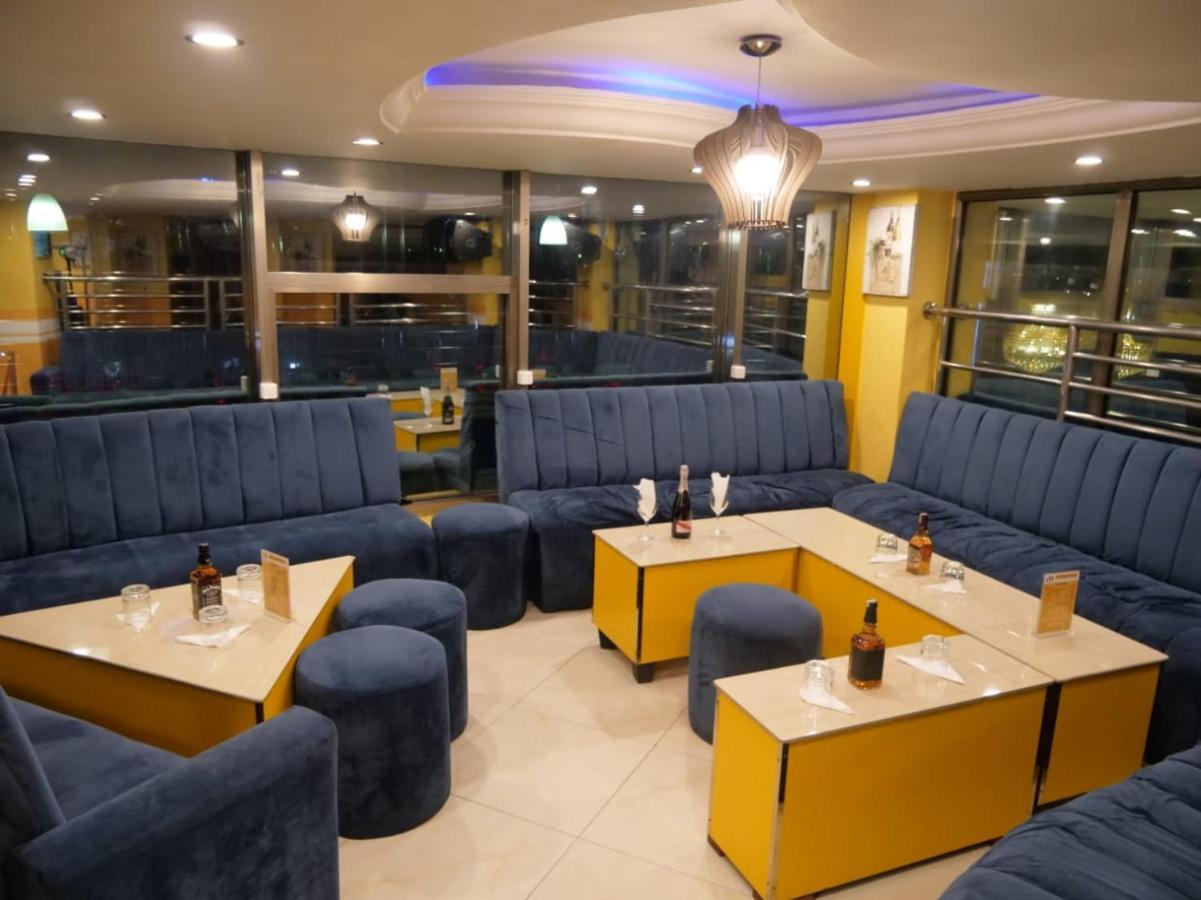 Marriot Metropolitan Hotel Douala Exteriér fotografie